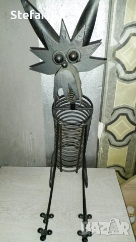 Нова дизайнерска стойка за CD