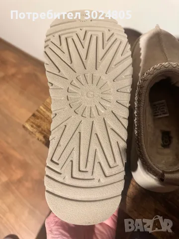 Дамски обувки UGG, снимка 4 - Дамски ежедневни обувки - 48538412