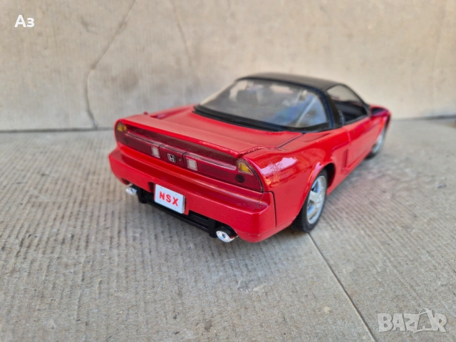 Honda NSX 1:18 Revell червен Хонда НСХ Acura, снимка 5 - Колекции - 53877369