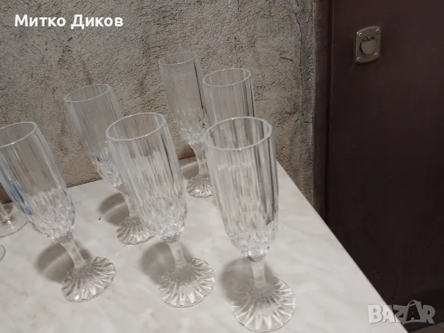 6 броя кристални чаши за вино нови маркови Н 205 мм долу фи 65 мм горе 500мм и чаша Н-130мм -200млл, снимка 3 - Чаши - 56210742