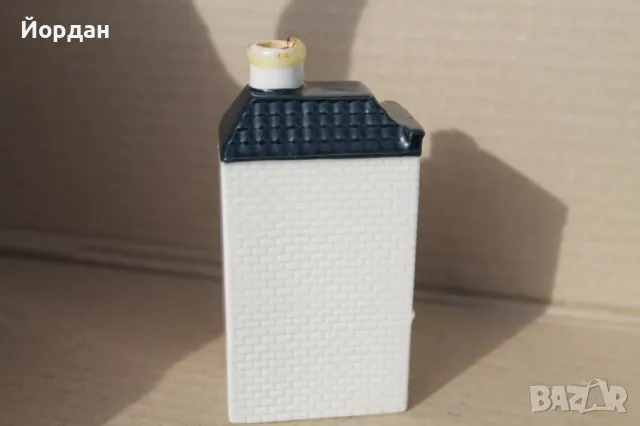 колекционерска порцеланова фигурка / шише Холандска къща ''Bols KLM'', снимка 3 - Колекции - 49483521