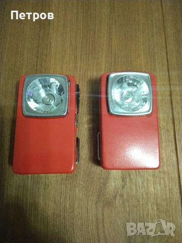 Продавам 2 броя нови метални фенерчета, които работят с плоска батерия 4,5 V. за 20 лв. 