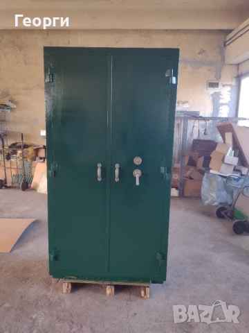 Метална каса, снимка 2 - Сейфове и каси - 53269559