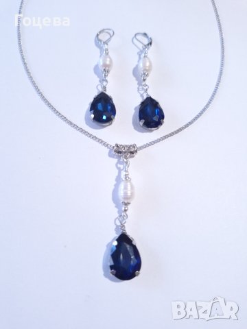 Прекрасен комплект бижута обеци и колие с естествени бели перли и тъмно сини кристали , снимка 3 - Бижутерийни комплекти - 42758447