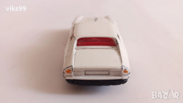 Lamborghini Countach LPI 800-4 Bburago - Мащаб 1:24, снимка 14 - Колекции - 51875867