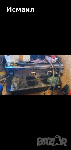 Здравейте продавам професионална кафемаша 