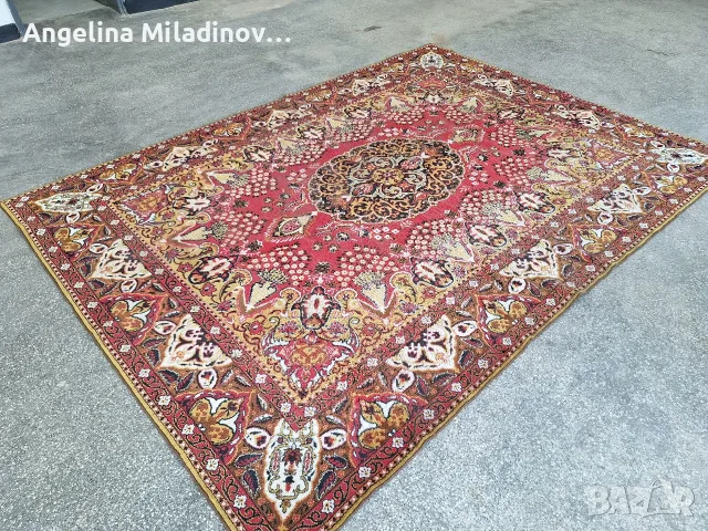 Персийски килим 