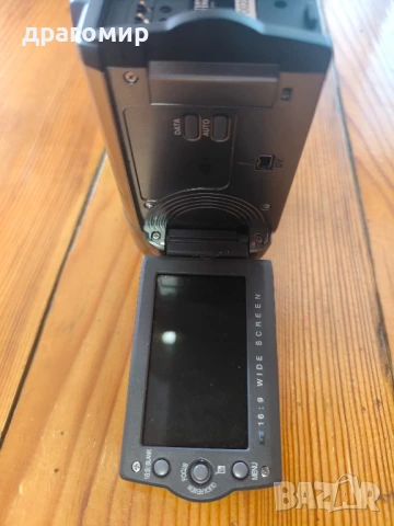 JVC GR-D825E видеокамера Mini DV , снимка 5 - Камери - 51298338