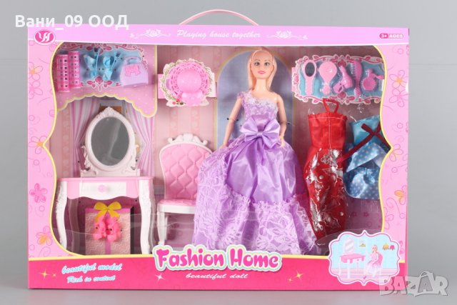 Кукла Барби с тоалетка, рокли, аксесоари и столче