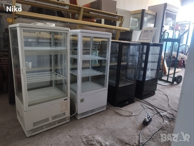 Хладилна витрина за торти, сандвичи, салати и др.