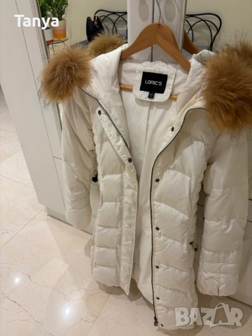 Зимно яке с естествен пух и яка от лисица. 