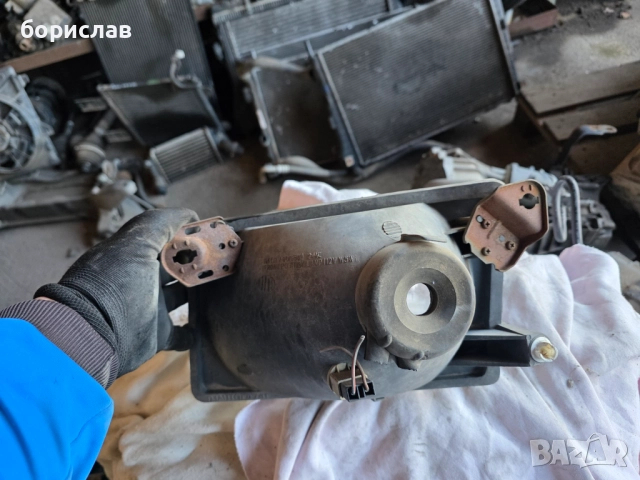 Десен фар за Форд транзит , снимка 2 - Части - 52619507