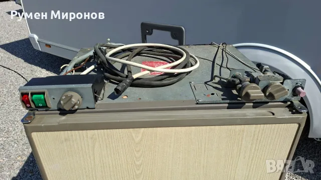 Продавам хладилник за кемпер или каравана. , снимка 2 - Хладилни чанти - 55837663