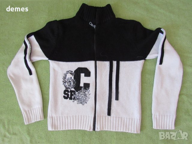 Машинно плетена жилеткав черно и бяло с цип, размер М