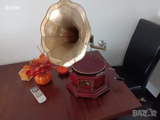 Грамофон His Masters Voice 1916г, снимка 9 - Грамофони - 55740584