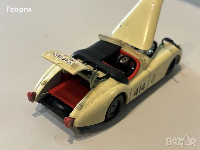 Jaguar XK 120 Corgi , снимка 6 - Колекции - 55991297