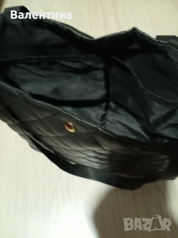 Дамска черна чанта, снимка 2 - Чанти - 53304165