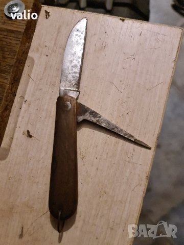 Военен  нож от 2-та световна война , снимка 1 - Антикварни и старинни предмети - 44193812
