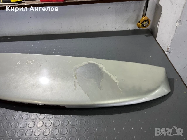 Пластмасата над багажника за Toyota Avensis T25 Комби, снимка 3 - Части - 50450706