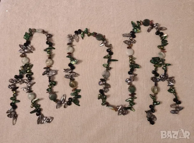 Колие със кристали, снимка 3 - Колиета, медальони, синджири - 49184881