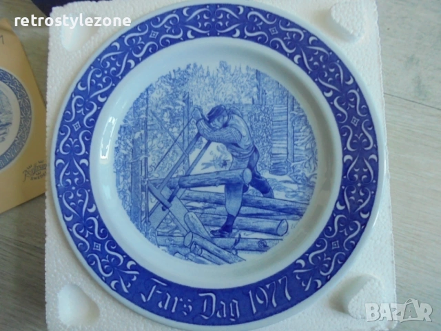 № 8576 Колекционерска порцеланова чиния „Fars Dag 1977“ – Rörstrand, Sweden (с оригинална кутия) , снимка 2 - Други ценни предмети - 54306889