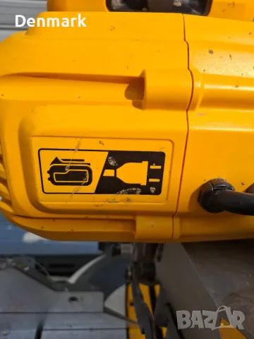 Потапящ циркуляр с герунг DeWALT DHS780, снимка 7 - Циркуляри - 55970576