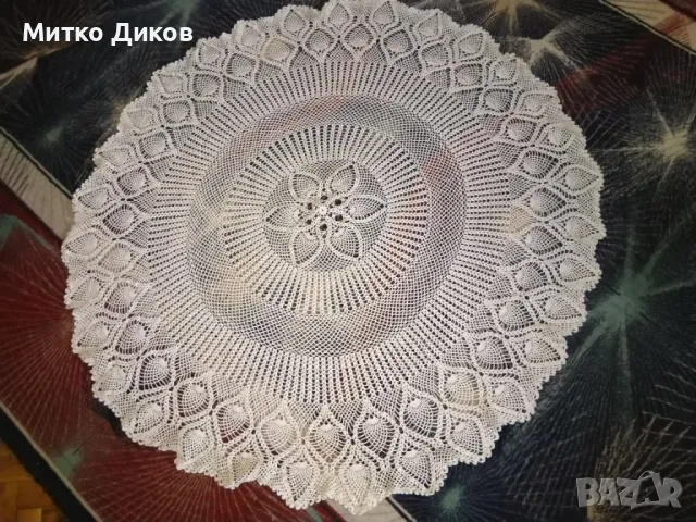 Покривка плетена на една кука  нова фи 120см