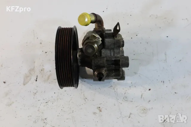 Хидравлична помпа с казанче Land Cruiser, снимка 3 - Части - 49358414