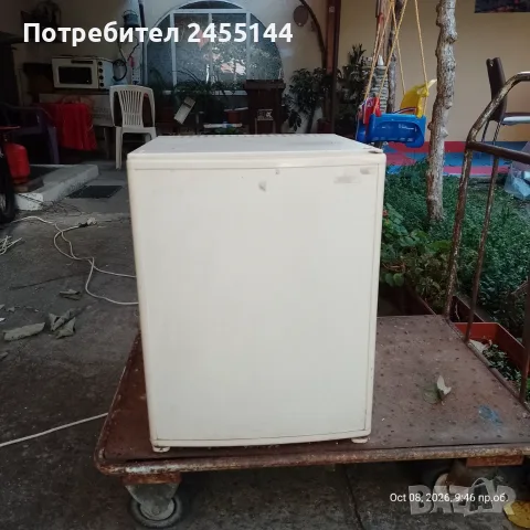  продавам мини хладилник
