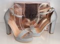 Официални дамски обувки на висок квадратен ток с платформа в сребрист цвят, снимка 5