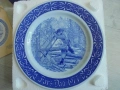№ 8576 Колекционерска порцеланова чиния „Fars Dag 1977“ – Rörstrand, Sweden (с оригинална кутия) , снимка 2