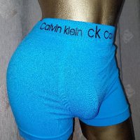 Calvin Klein XL/XXL Светло син безшевен мъжка боксер , снимка 1 - Бельо - 42361569