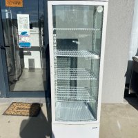 Хладилна витрина за торти, снимка 1 - Хладилни витрини и фризери - 42595530