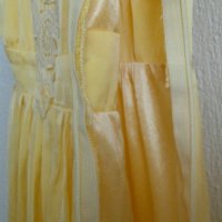 Красива светложълта рокля декорирана с дантела и мъниста, снимка 6 - Рокли - 30064270
