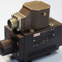 Серво клапан Rexroth 4WSE2ED10-51/60B9T315K31EV directional servo valve, снимка 5 - Резервни части за машини - 38005237