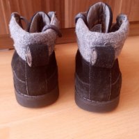 Оригинални Детски обувки UGG номер 32 , снимка 4 - Детски боти и ботуши - 30802790