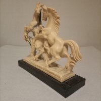 Уникална-Изключителна красива топ находка,фигурка статуетка на изящни коне., снимка 2 - Статуетки - 44344199