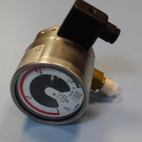 Ел. контактен манометър Wika SF-6 pressure gauge Ф100 0-1.6 bar, снимка 1 - Резервни части за машини - 40620241