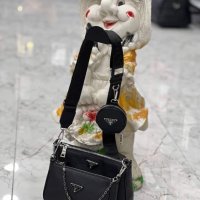 Черна чанта Prada  код SG380, снимка 1 - Чанти - 38134438