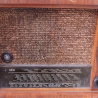 Радио-радиоприемник , снимка 2 - Антикварни и старинни предмети - 38981098