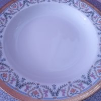 Порцеланова чиния , снимка 1 - Чинии - 41168756