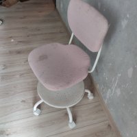 Детски стол за бюро Икеа, снимка 4 - Столове - 44239822