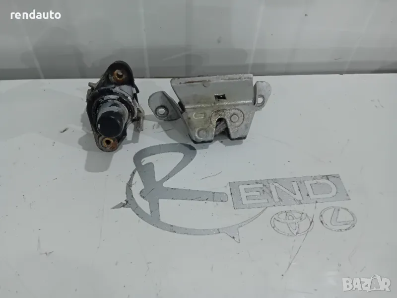 Брава с бутон за пета врата (багажник) Toyota Aygo 1 1.4hdi  2005-2014, снимка 1