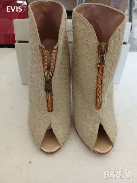 Продавам дамски обувки дизайнерски Mitarotonda – елегантни, с ток и отворени пръсти, златисти, снимка 1