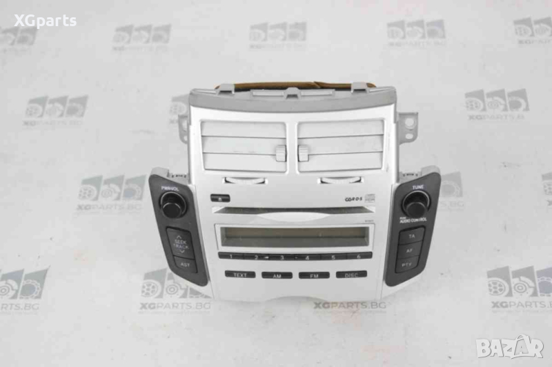  Радио CD за Toyota Yaris II (2005-2012) 86120-0D200, снимка 1
