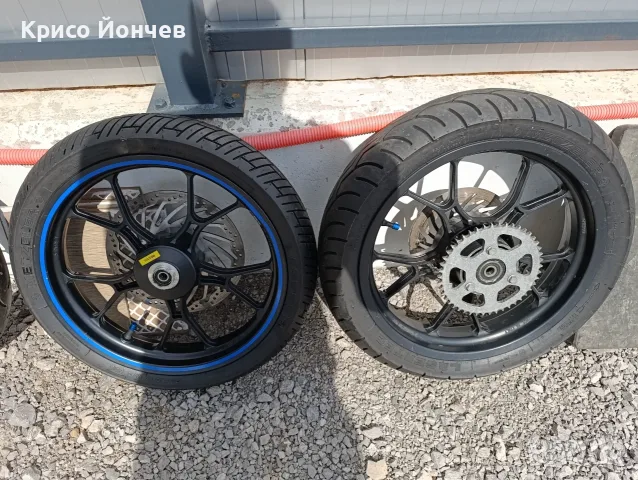 Супер мото капли 17ки като нови!, снимка 5 - Гуми и джанти - 55924819