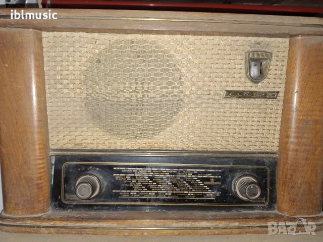 Продавам старо радио "Хр.Ботев"