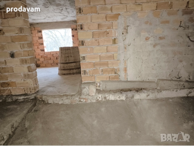 ДВЕ МАСИВНИ ТУХЛЕНИ КЪЩИ + ПАРЦЕЛ за продажба в село Яздач - СПЕШНО - ИЗГОДНО, снимка 15 - Къщи - 49209964