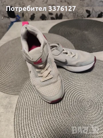 Детски маратонки Nike, снимка 4 - Детски маратонки - 56060762