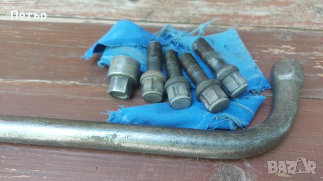 Секретни болтове от Volvo, снимка 3 - Части - 37532876